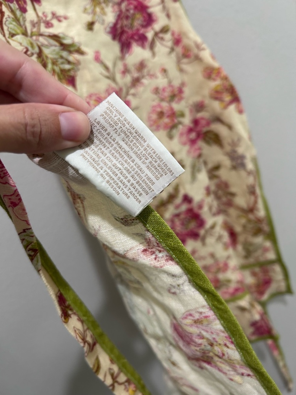 Williams Sonoma Cream Floral Linen Apron with Green Trim - Picture 4 of 9